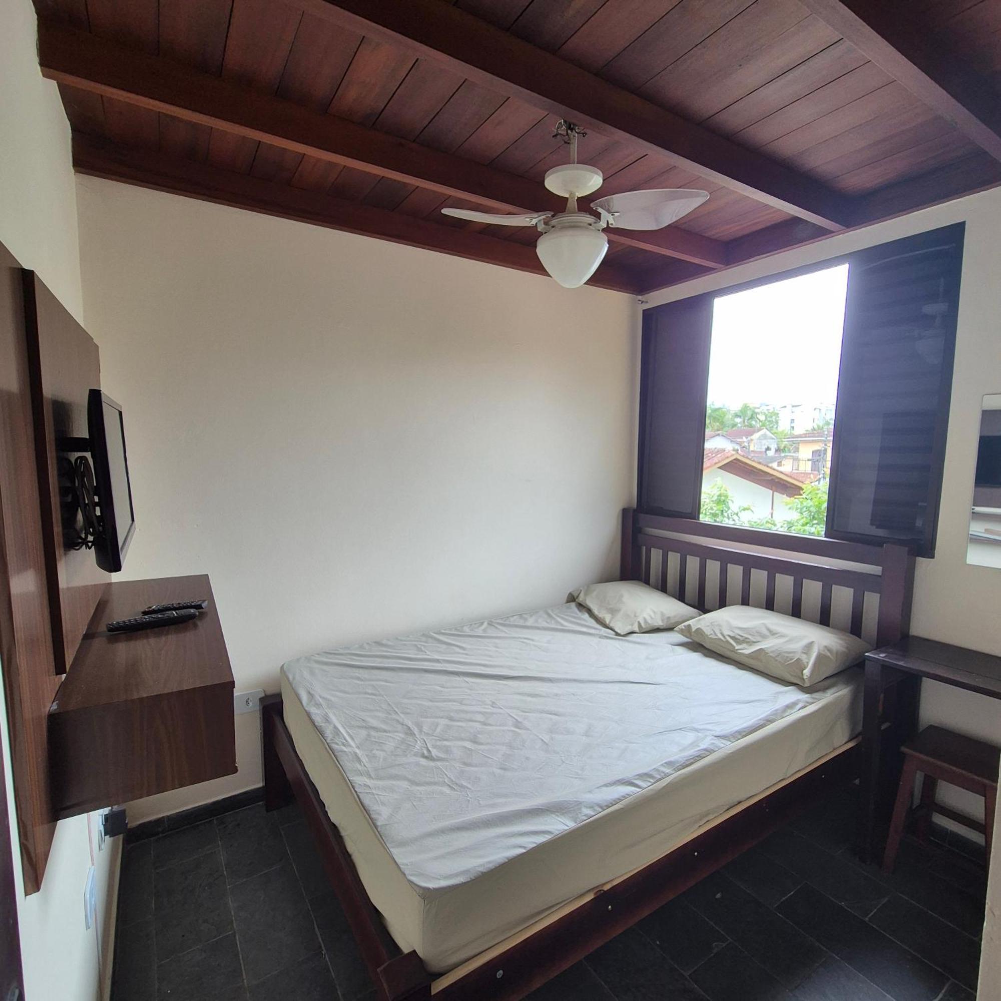 Casa 7 Em Ubatuba No Centro Condominio Com Piscina E Churrasqueira Exterior photo