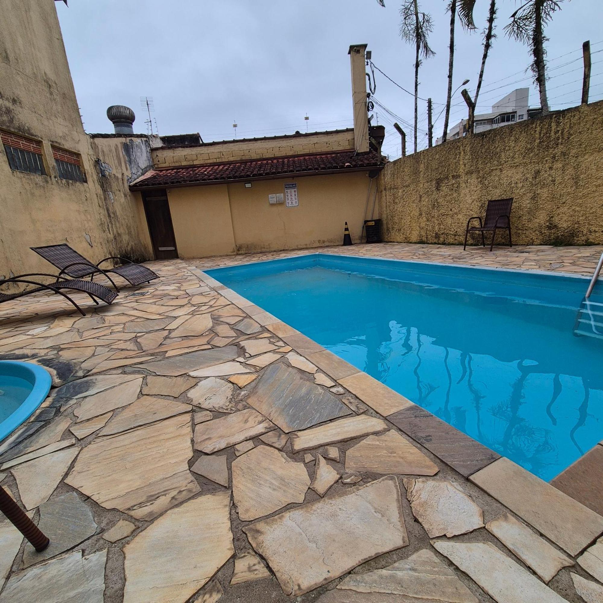 Casa 7 Em Ubatuba No Centro Condominio Com Piscina E Churrasqueira Exterior photo